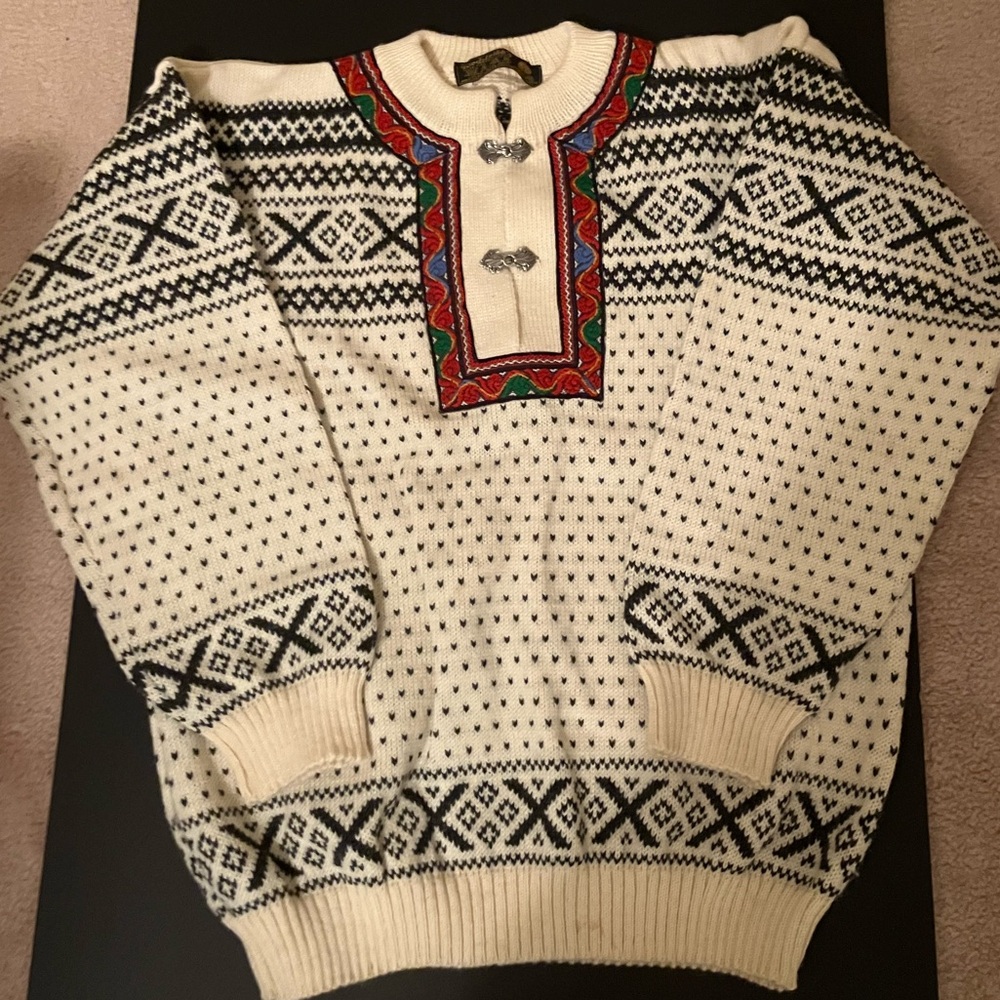 Nordstrikk | Norwegian Sweater | Size L | Cream Color with Pattern